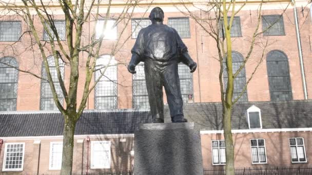 荷兰阿姆斯特丹的Dokwerker雕像2020 — 图库视频影像