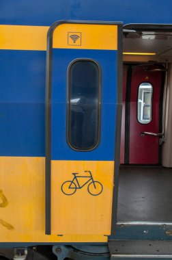 Açık Kapı NS Şehirlerarası Tren Den Helder 'de Hollanda 23-9-2019