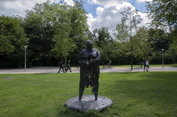 Statue Mama Baranka Amsterdam Netherlands 2020 — Stock Photo, Image