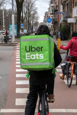 Uber Amsterdam 'da Teslimat Atlısını Yiyor Hollanda 9-3-2021