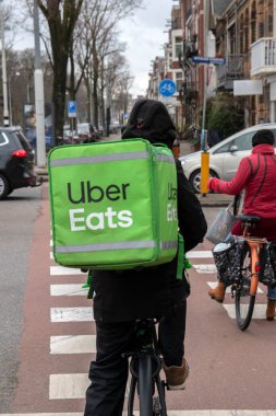 Uber Amsterdam 'da Teslimat Atlısını Yiyor Hollanda 9-3-2021