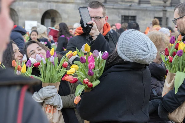 Amsterdam 'da Lale Günü' nde Selfie Çekilen Hollanda 18-1-2020