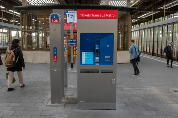 Ticket Tram Bus Metro Vending Machine Amstel Station Amsterdam 네덜란드 — 스톡 사진