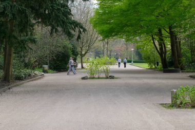 Amsterdam 'daki Amstelpark Parkı' nda Yürüyen Yol Hollanda 6-4-2020