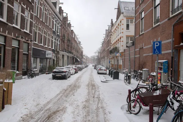 荷兰阿姆斯特丹Wakkerstraat Street Snow Amsterdam 2021 — 图库照片