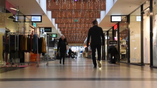 荷兰2019年迪曼人购物商场 — 图库视频影像