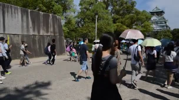 Tourist Geht Auf Die Burg Von Osaka Japan 2016 — Stockvideo