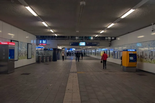 Dentro Estación Tren Ámsterdam Sur Países Bajos 2019 —  Fotos de Stock