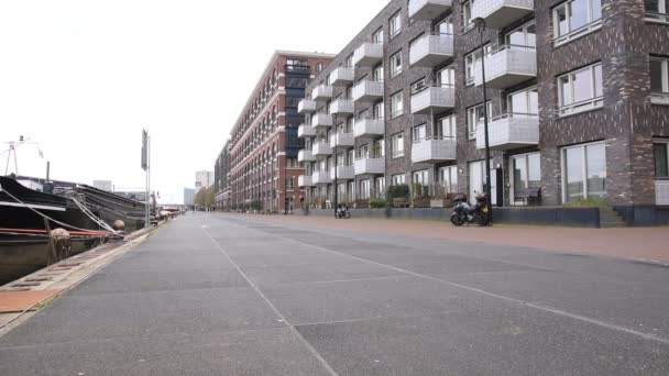 アムステルダムのVeemkade Street オランダ2020 — ストック動画