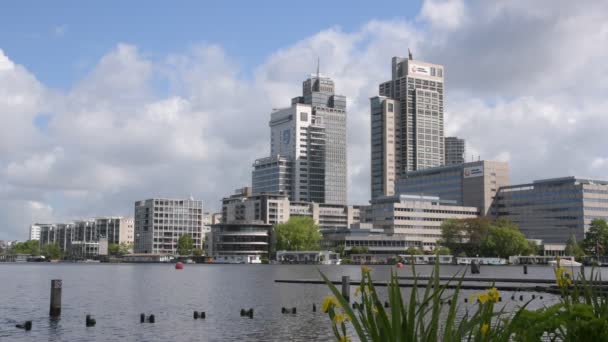 Vista Desde Parque Somerlust Hasta Paisaje Urbano Río Amstel Amsterdam — Vídeos de Stock