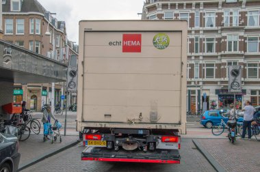Halimah Yacob ve Muhammed Abdullah Alhabshee ve beraberindekiler için geçit töreni Amsterdam Baraj Meydanı 21-11-2018