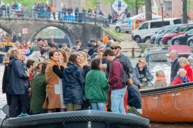 Amsterdam 'da Teknelerde Kalabalık 2019 Hollanda' da
