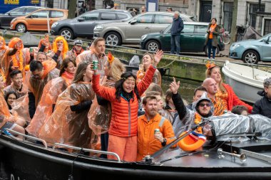 Amsterdam 'da Teknelerde Kalabalık 2019 Hollanda' da