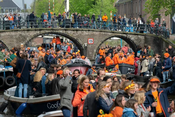 Crowd Boats Koningsdag Amsterdam Nederland 2019 — Stockfoto