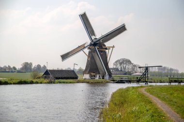 Hoog ve Groenland Değirmeni Loenersloot Hollanda 2019