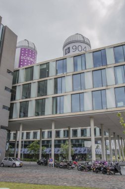 Amsterdam Üniversitesi 'nden A + C binasının önü Amsterdam Bilim Parkı 2018