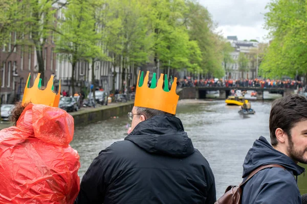 People Looking Boats Kingsday Amsterdam Netherlands 2019 — Stock Photo, Image