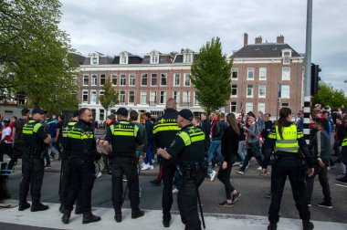 Ajax Müzesi 'nin çevresinde Çalışan Polis Hollanda Şampiyonu Amsterdam Hollanda 2019 Müzesi Ajax Hollanda Şampiyonu Amsterdam 2019