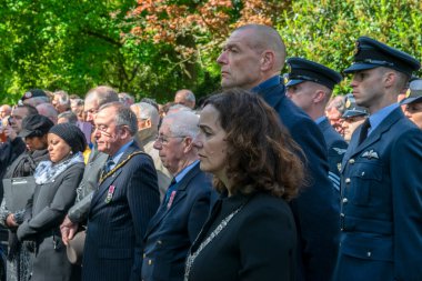 Nieuwe Ooster Mezarlığı 'ndaki 2. Dünya Savaşı kayıplarını hatırlamak Hollanda 2019