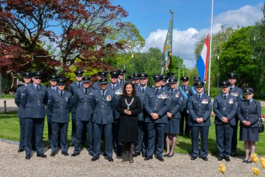 Nieuwe Ooster Mezarlığı 'ndaki 2. Dünya Savaşı kayıplarını hatırlamak Hollanda 2019