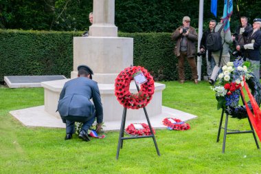 Nieuwe Ooster Mezarlığı 'ndaki 2. Dünya Savaşı kayıplarını hatırlamak Hollanda 2019