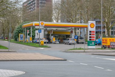 Amsterdam 'daki Shell İstasyonu Hollanda 201