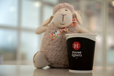 Koyun Kuklası Amsterdam 'da Douwe Egberts Kahvesini Destekliyor Hollanda 2019