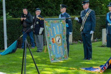 Nieuwe Ooster Mezarlığı 'ndaki 2. Dünya Savaşı kayıplarını hatırlamak Hollanda 2019