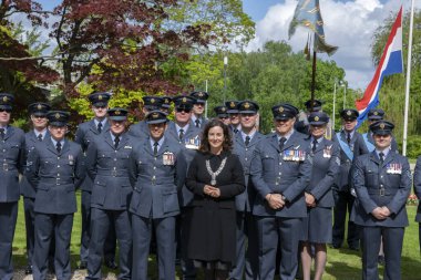 Nieuwe Ooster Mezarlığı 'ndaki 2. Dünya Savaşı kayıplarını hatırlamak Hollanda 2019