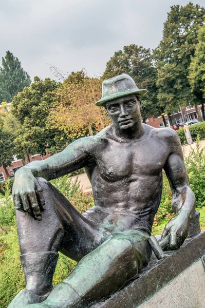 Статуя Рустенде Туиндер Амстердаме Запад Нидерланды 2018 — стоковое фото