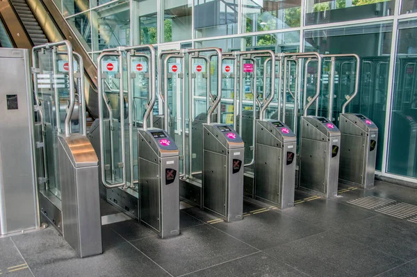 Puertas Estación Metro Ganzenhoef Amsterdam Países Bajos 2018 — Foto de Stock