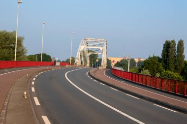 Amsterdam 'daki Amsterdamsebrug Köprüsü Hollanda 17-6-2020