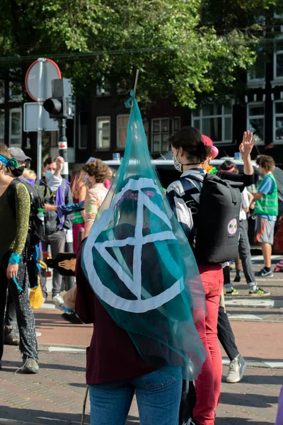 Logo Demonstracji Podczas Demonstracji Wymierania Buntu Moście Blauwebrug Amsterdamie Holandia — Zdjęcie stockowe
