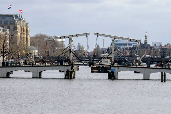 Most Magere Brug Amsterdamie Kwietnia 2020 — Zdjęcie stockowe
