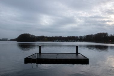 Amsterdam 'daki Sloterplas Gölü Akranı Hollanda 2020