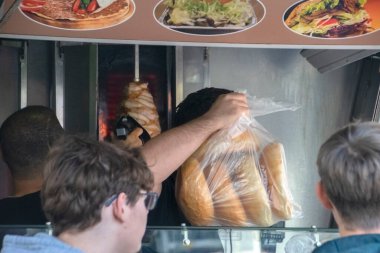 Amsterdam 'da Shoarma satmak Hollanda 2019