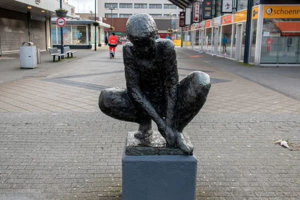 Statue Hurkende Jongen Amsterdam Netherlands 2020 — Stock Photo, Image