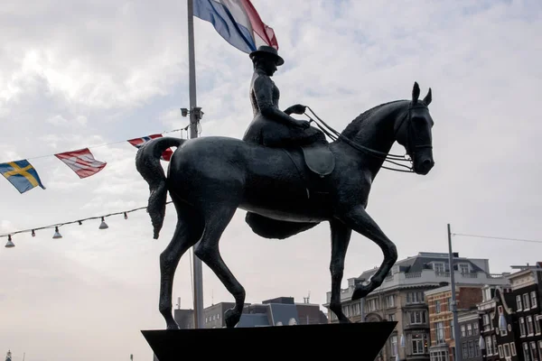 Statue Koningin Wilhelmina Amsterdam Pays Bas 2020 — Photo