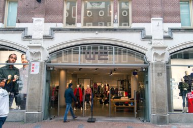 Amsterdam 'daki Kalverstraat' tan alışveriş yapıyoruz Hollanda 2018