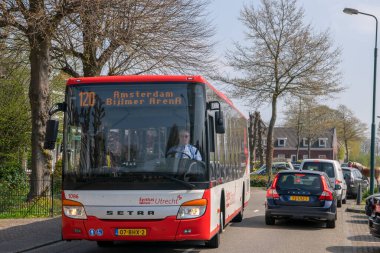 Otobüs 120, Abcoude 'un merkezinde, Hollanda 2019.