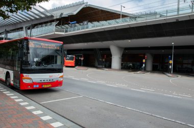 Otobüs 126, Amsterdam Bijlmer Otobüs İstasyonu Hollanda 2019