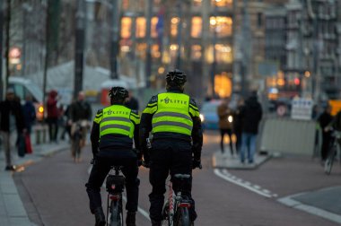 Amsterdam 'da Gece Bisikletli Polisler 2019