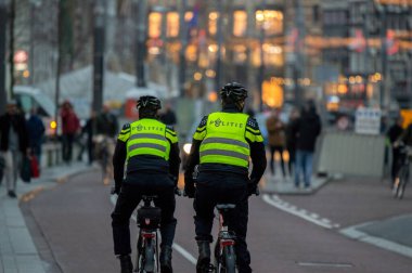 Amsterdam 'da Gece Bisikletli Polisler 2019