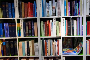 Amsterdam Yahudi Tarihi Müzesi 'nde Kitap Satma 2019 Hollanda