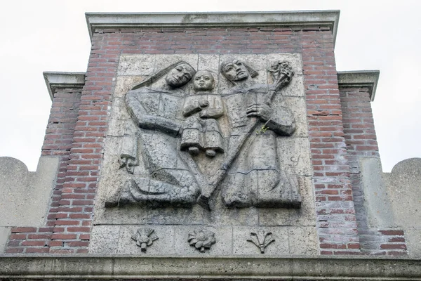 Ornament Auf Der Pfarrei Der Allerheiligsten Dreifaltigkeit Betondorp Amsterdam Niederlande — Stockfoto