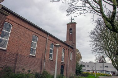 Betondorp Amsterdam 'daki Kutsal Üçleme Kilisesi. Hollanda 2019.