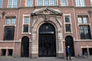 Lahey Hollanda 2018 'deki Raad Voor Rechtspraak Giriş Binası