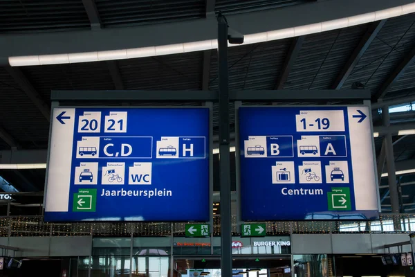 Direction Sign Central Station Utrecht Netherlands 2019 — Stock Photo, Image