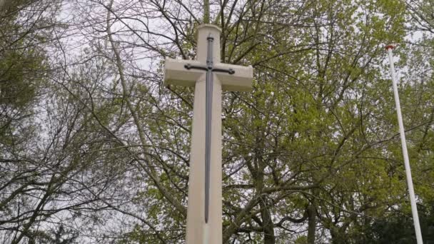 Cross Commonwealth War Graves Nieuwe Ooster Graveyard Amsterdam Netherlands 2020 — Stock video