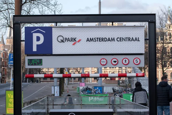 Billboard Qpark Amsterdam Centraal Amsterdam Netherlands 2022 — Stock fotografie